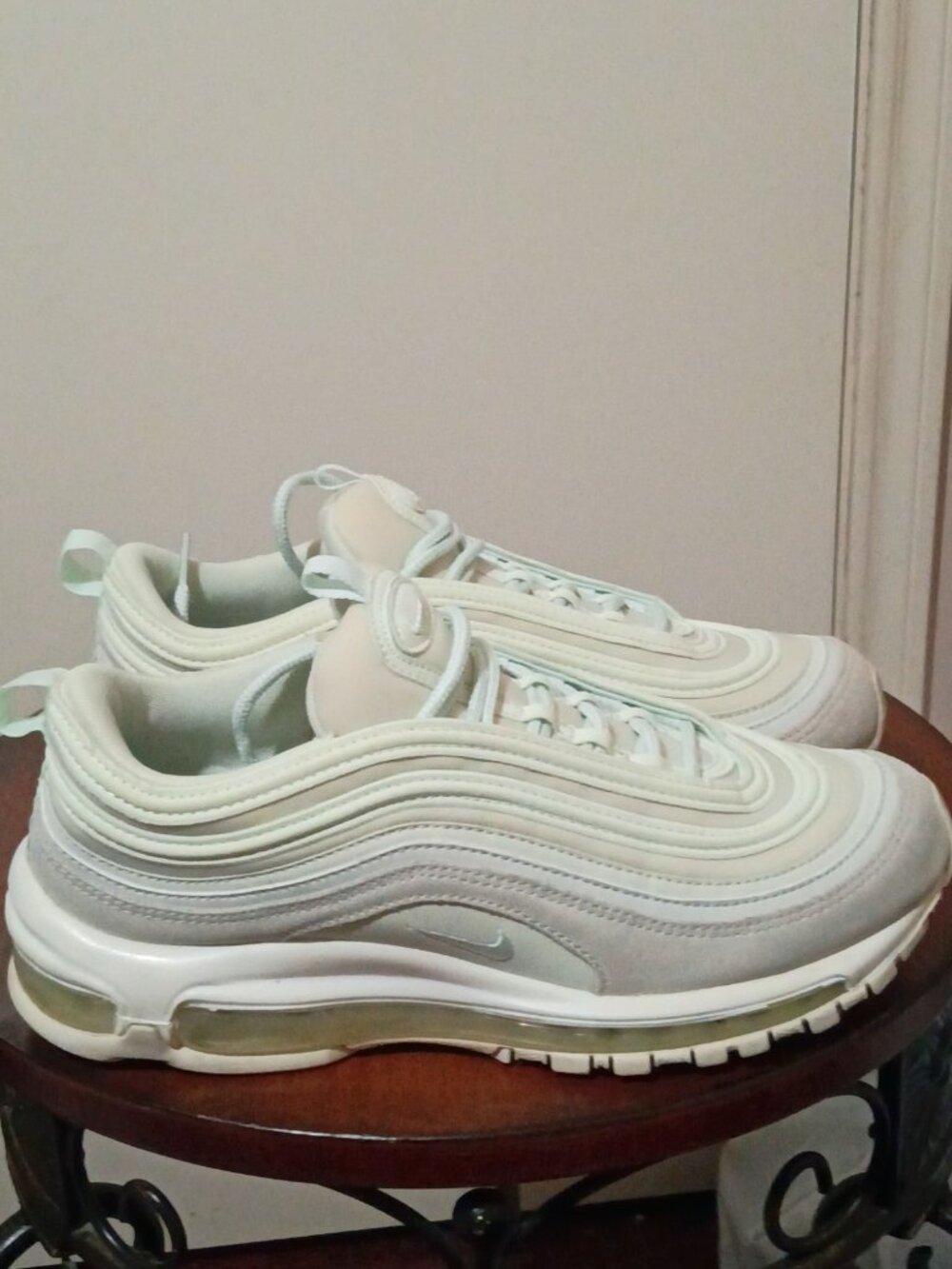 Nike Air Max 97 Womens Sz 8.5 White Barely Green Athletic Running Shoes Sneakers